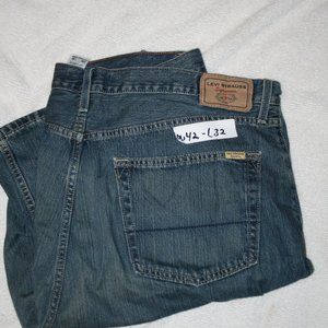 Levis Jeans Signature 42 x32
